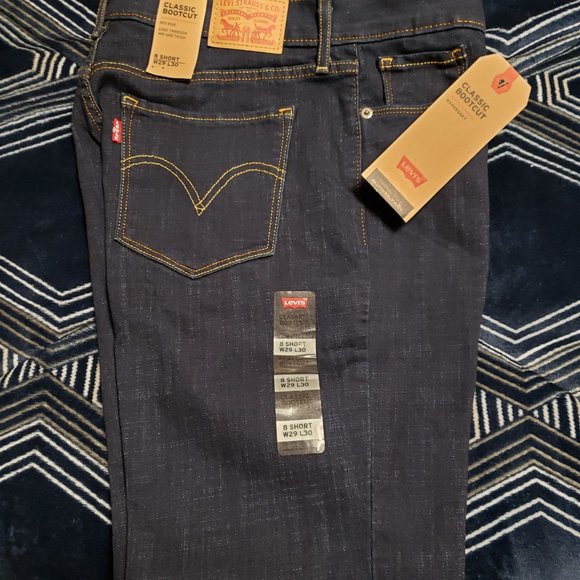 Levis - Picture 5 of 5